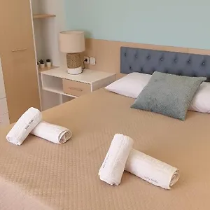 Apartament Irida, Sarti