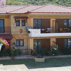 Apartament Alexandros, Sarti