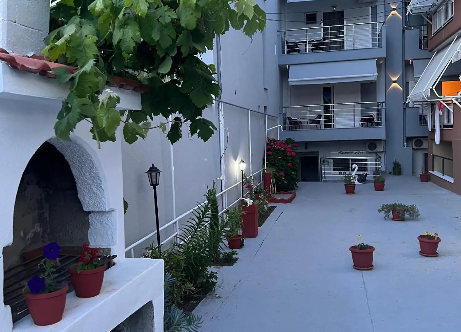 Guest house F&M House Semi Basement Hotel Sarti Greece